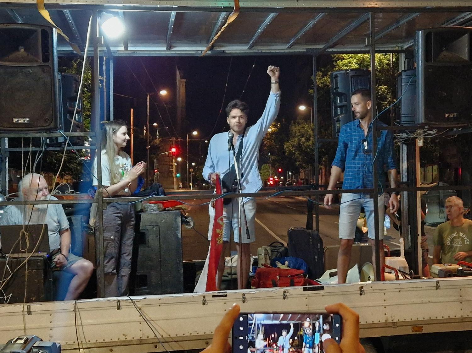 „Medijskom turom“ kroz Beograd: Kako je izgledao dvanaesti protest „Srbija protiv nasilja“ (FOTO) 12