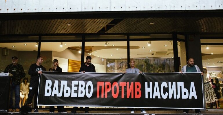 Protest u Valjevu Srbija protiv nasilja posvećen sećanju na Petrovdanski miting i Makija 1