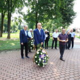 Polaganjem venaca u Kragujevcu obeležena godišnjica ustanka protiv fašizma 7