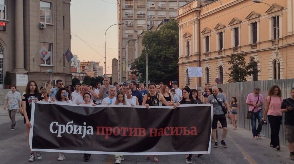 Blokada kod Trga vojvode Radomira Putnika u petak na protestu u Kragujevcu, u koloni i Miroslav Aleksić 1
