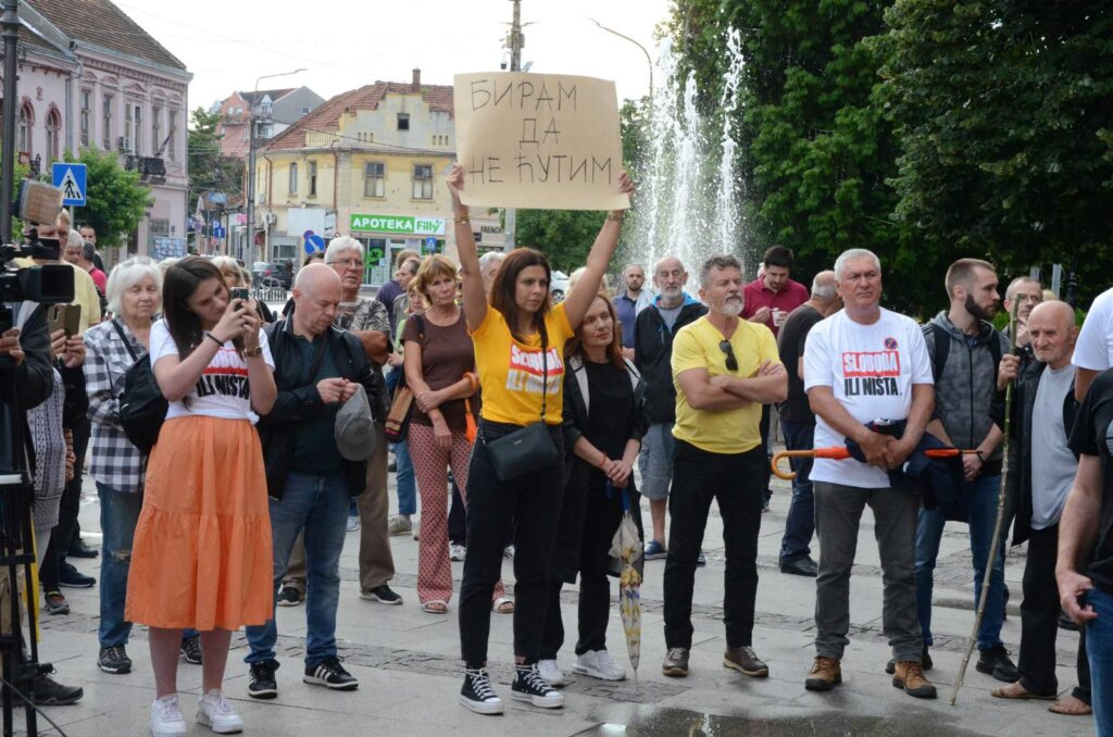 „Megafoni” protiv „kolonaša”: U Jagodini posle 20 godina održan protest 2