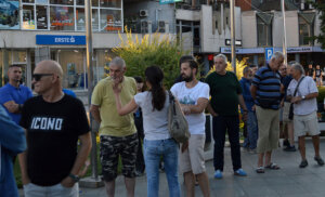 Protest „Užice protiv nasilja“: Okupljanje bez govornika i protestne šetnje (FOTO) 5 Protest „Užice protiv nasilja“: Okupljanje bez govornika i protestne šetnje (FOTO) 5