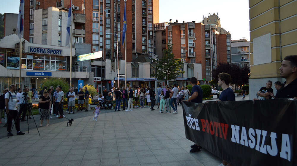 Protest „Užice protiv nasilja“: Okupljanje bez govornika i protestne šetnje (FOTO) 1