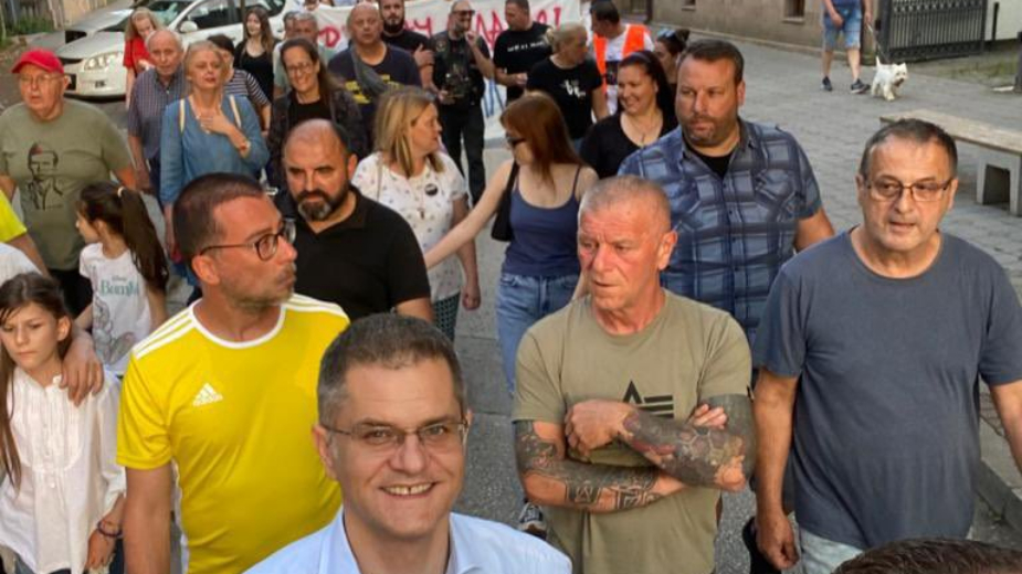 Protest protiv nasilja u Čačku: Zatražena ostavka i Aleksandra Vučića (FOTO/VIDEO) 1