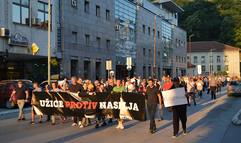 Učesnica skoro svih protesta za tri decenije protestuje i danas: Ljudi se plaše, ali to nije opravdanje 5 Učesnica skoro svih protesta za tri decenije protestuje i danas: Ljudi se plaše, ali to nije opravdanje 5