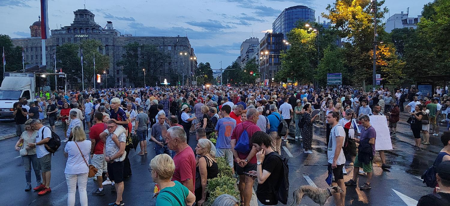 „Medijskom turom“ kroz Beograd: Kako je izgledao dvanaesti protest „Srbija protiv nasilja“ (FOTO) 8
