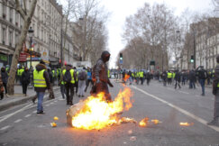 Demonstracije, nemiri, "dešavanja naroda" su njegova specijalnost: Protesti od Pariza do Kragujevca kroz objektiv Lazara Novakovića (FOTO) 8