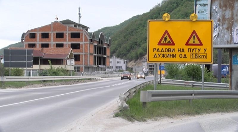 Potpuna obustava saobraćaja na putu Novi Pazar - Raška 1