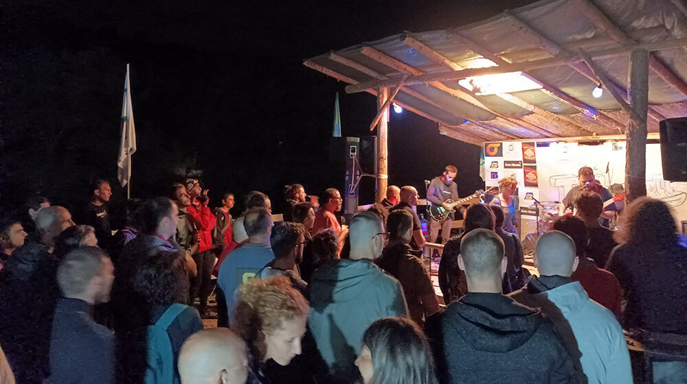 Milovan Pavlović sa prijateljima na ranču kod Užica pokrenuo rokenrol festival: Ove godine stižu Bjesovi 1