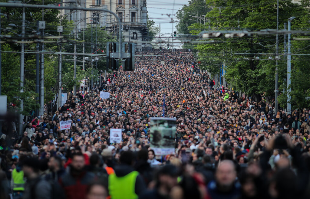 Pitanje za Vuka Jeremića: Kako bi izgledala organizacija protesta sa onima (desnicom) koji se ne slažu sa zahtevima ili su čak protiv njih? 3