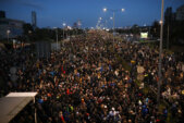 Demonstracije, nemiri, "dešavanja naroda" su njegova specijalnost: Protesti od Pariza do Kragujevca kroz objektiv Lazara Novakovića (FOTO) 31