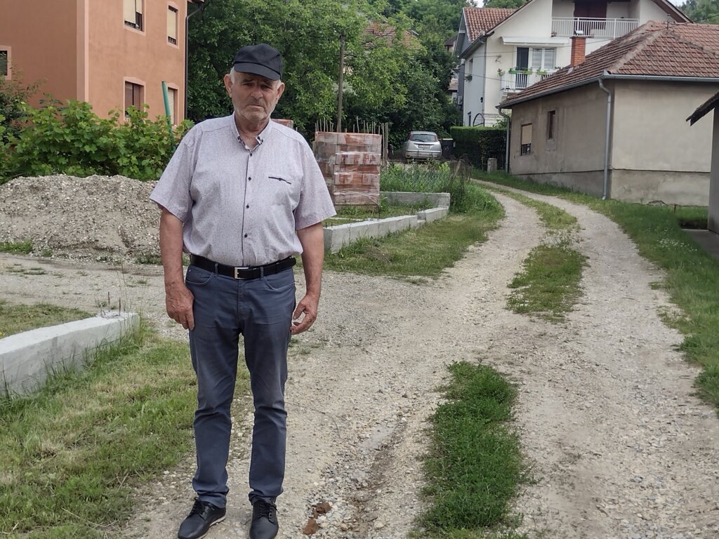 "Nošenje belih starki - misaona imenica": Tarina ulica u Kragujevcu već sedmu deceniju bez infrastrukture (FOTO) 4