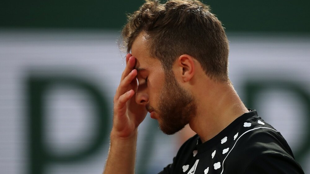 Sramna predaja francuskog tenisera 1