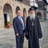 Vladika Teodosije sa britanskim ambasadorom u Prištini: Tvrdnja Ališe Kerns višestruko pogoršala bezbednost SPC 5