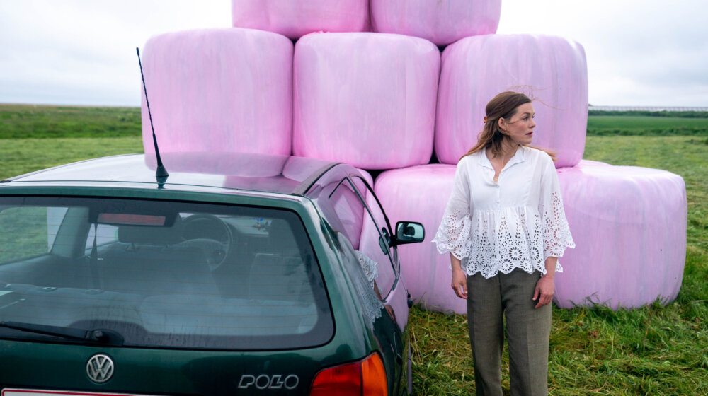 “Stari hrast” Kena Louča i “Zemlja kratkih rečenica” Hele Jof sutra na  Paliću 1