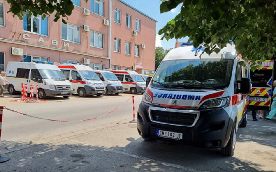 Dom zdravlja u Sremskoj Mitrovici bogatiji za novo sanitetsko vozilo 1
