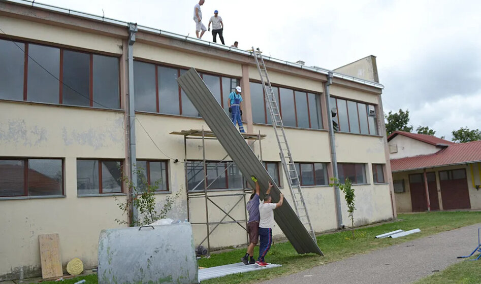 Rekonstruišu se škole u Noćaju i Ravnju 1