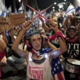 Hiljade Izraelaca protestovale ispred diplomatskog predstavništva SAD u Tel Avivu 1