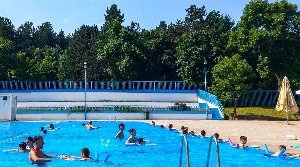 Na gradskom bazenu u Zaječaru počela obuka prve grupe neplivača 1