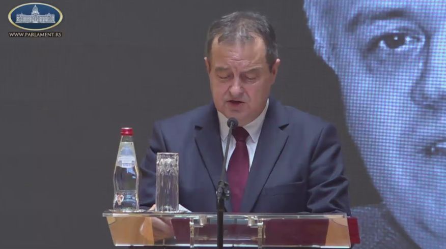 Posle haotične sednice Vučić u Skupštini 4 Posle haotične sednice Vučić u Skupštini 4