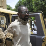 Bivši predsednik Nigera nastavlja da traži izlaz iz krize 9