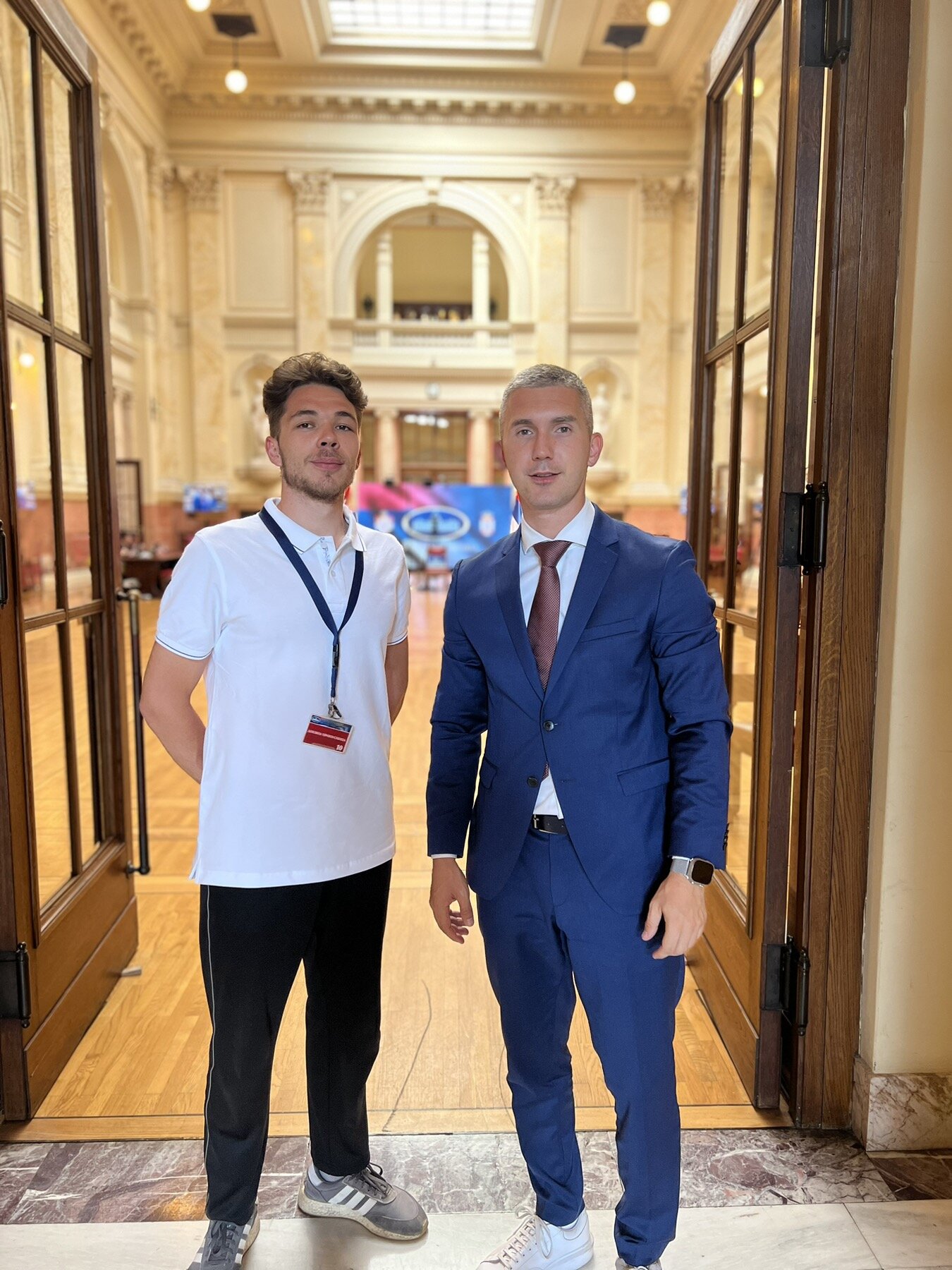 Student koji štrajkuje glađu na Andrićevom vencu ušao u Skupštinu Srbije 2