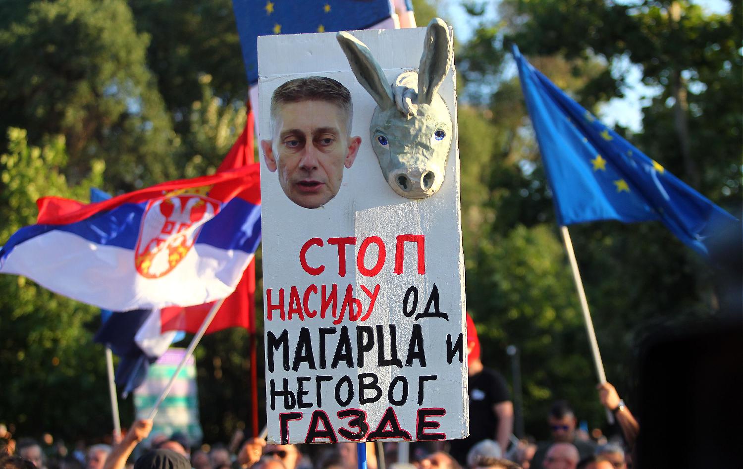 Slike koje su obeležile deseti protest "Srbija protiv nasilja" (FOTO) 9 Slike koje su obeležile deseti protest "Srbija protiv nasilja" (FOTO) 9