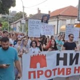 Na šestom protestu "Srbija protiv nasilja" u Nišu nakratko blokiran kružni tok u širem centru grada 7