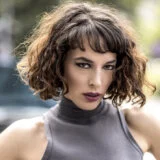 “Volela bih da ovim filmom uzburkamo emocije koje u meni budi jedinstvo na ovim protestima”: Glumica Mina Nikolić uoči svetske premijere filma "Pored tebe" u Puli 6