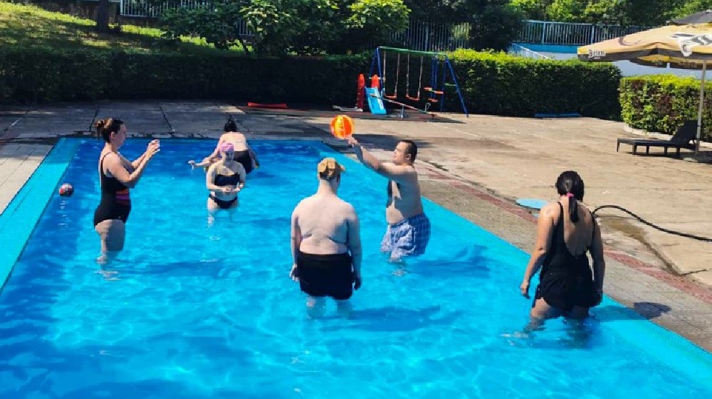 Besplatan ulaz na bazen za korisnike Ustanove „Oblutak“ u Zaječaru 1