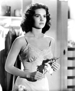 Uzrok smrti dive i dalje spekulacija: Danas bi Natali Vud napunila 85 godina 4 Uzrok smrti dive i dalje spekulacija: Danas bi Natali Vud napunila 85 godina 4