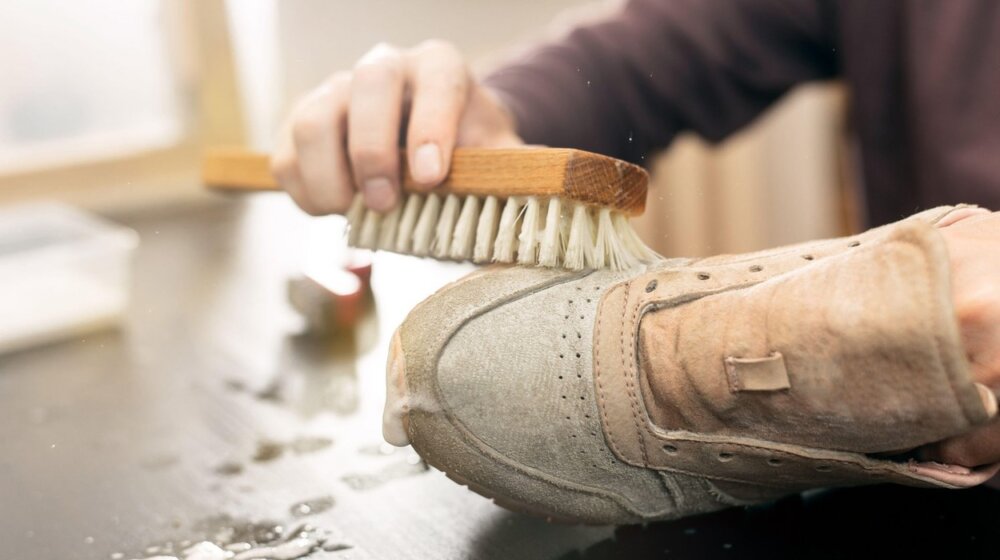 Trik za čišćenje đona na patikama od tri sastojka koja već imate u kuhinji 1