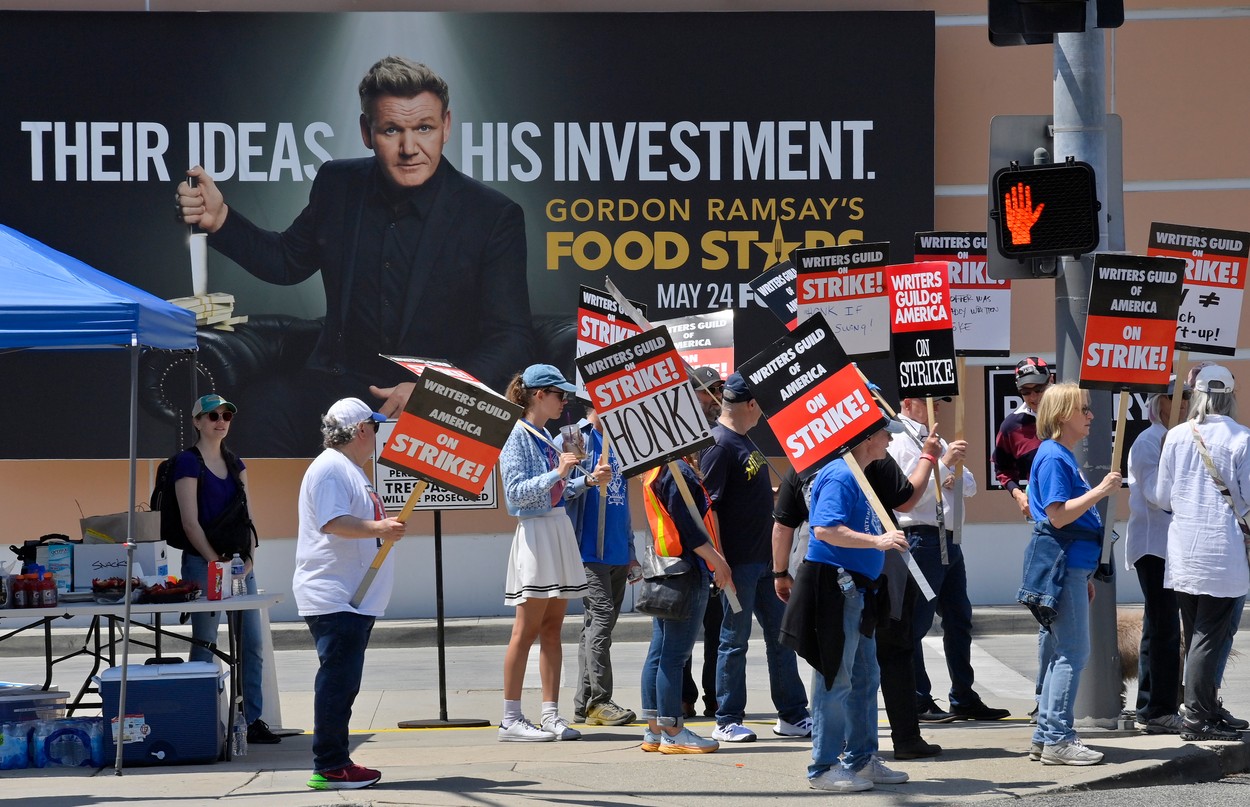 "Netflikse, plati": Zašto 160.000 holivudskih glumaca i scenarista štrajkuje? 3