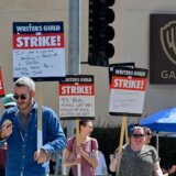 "Netflikse, plati": Zašto 160.000 holivudskih glumaca i scenarista štrajkuje? 1