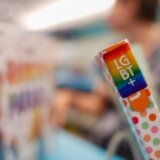 Velika kazna knjižarskoj firmi zbog LGBTQ+ romana: Prodaja dela krši sporni zakon 10