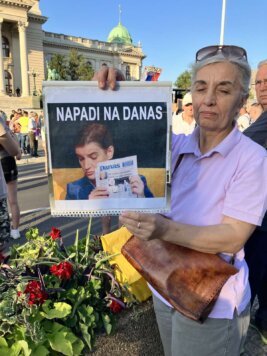 Završen protest Srbija protiv nasilja: Performans, džingl sa Vučićem i Gašićem i 5.000 građana ispred PU Beograd (FOTO, VIDEO) 6