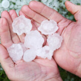 RHMZ: Ispaljeno 236 protivgradnih raketa, deo rakete pao na krov garaže 9