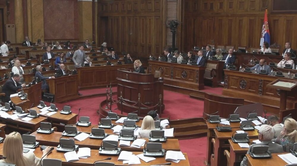 Rasprava u Skupštini o nedostojnosti i Azurnoj obali 1