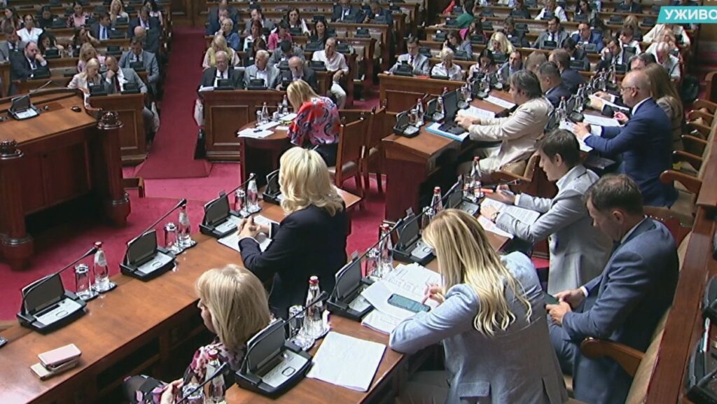 Radomir Lazović tvrdi da ga je ministar finansija nazvao budalom, Orlić negira, Mali ćuti 2 Radomir Lazović tvrdi da ga je ministar finansija nazvao budalom, Orlić negira, Mali ćuti 2