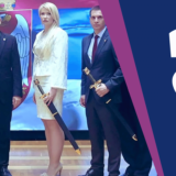 "Sandra Božić nagrađena za vređanje političkih protivnika": Sagovornici Danasa o uručenju replike srpskog srednjevekovnog mača poslanici SNS-a i Milošu Jovanoviću 6