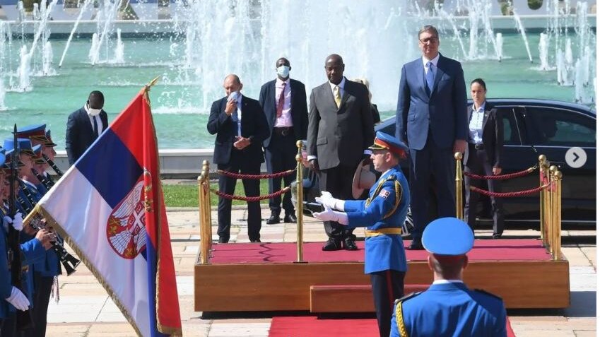 Museveni se sastao sa Vučićem, svečani doček ispred Palate Srbija 1