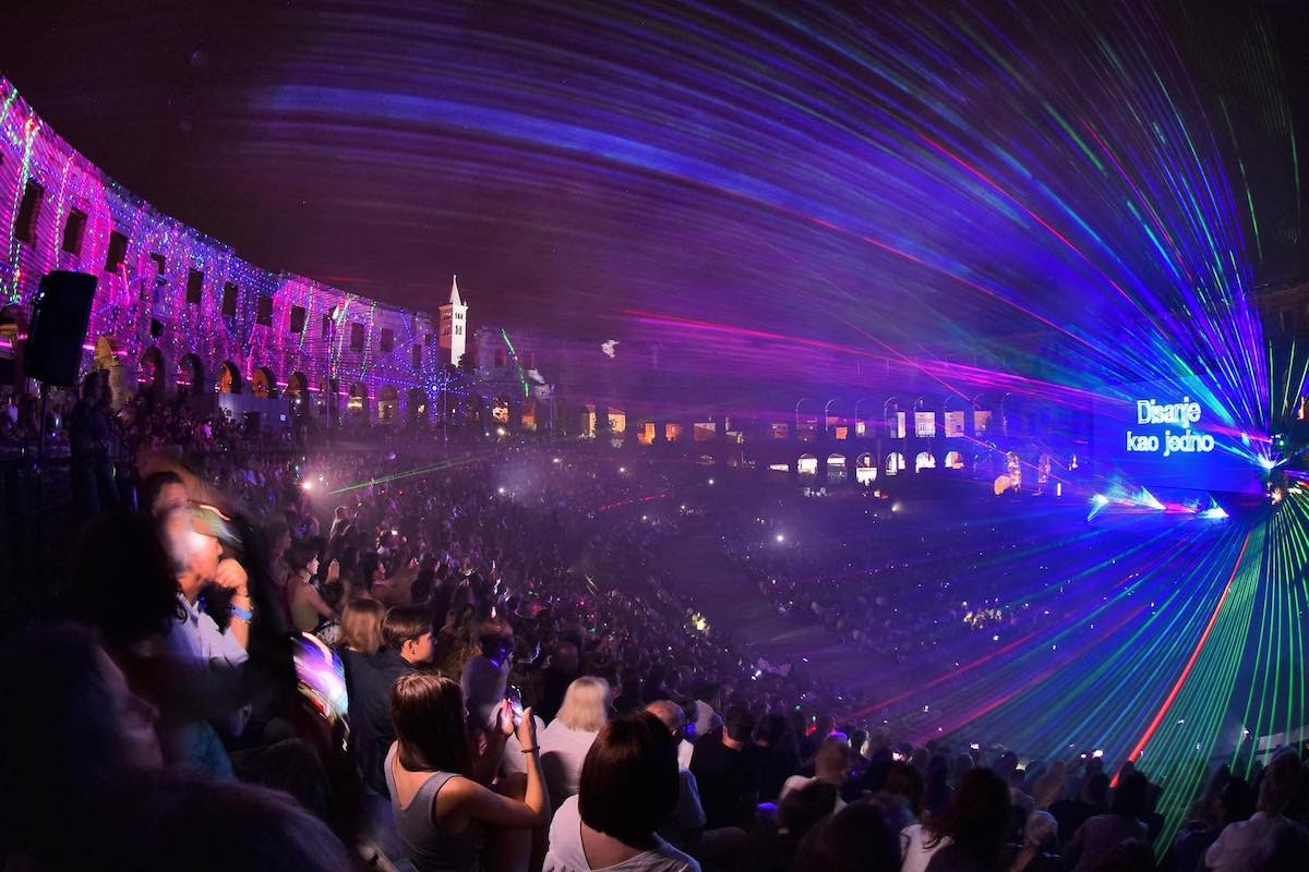 Više od 5.500 ljudi jednoglasno otvorilo jubilarni Pulski filmski festival 6 Više od 5.500 ljudi jednoglasno otvorilo jubilarni Pulski filmski festival 6