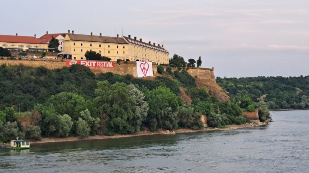 Institut za evropske poslove: Policajci u civilu prekršili službene dužnosti tokom tri incidenta na EXIT-u 1