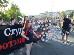 Tropska vrućina i Peter Nikitin: Pogledajte kako je izgledao 11. protest "Srbija protiv nasilja" (FOTO) 4