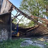 Meštani manjih mesta u okolini Novog Sada zaboravljeni: Nemaju struju već pet dana, bandere samo što ne padnu 1