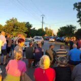 Meštani Bukovca blokirali alternativni pravac od Sombora do Apatina: "Odsečeni smo od sveta, obećali su nam pontonski most ali nas danima lažu" 12