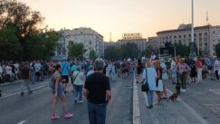 "Tužilaštvo je krpa kojom vlasti brišu svoja zlodela": Održan 13. protest "Srbija protiv nasilja" (FOTO; VIDEO) 10