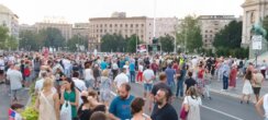 "Tužilaštvo je krpa kojom vlasti brišu svoja zlodela": Održan 13. protest "Srbija protiv nasilja" (FOTO; VIDEO) 4