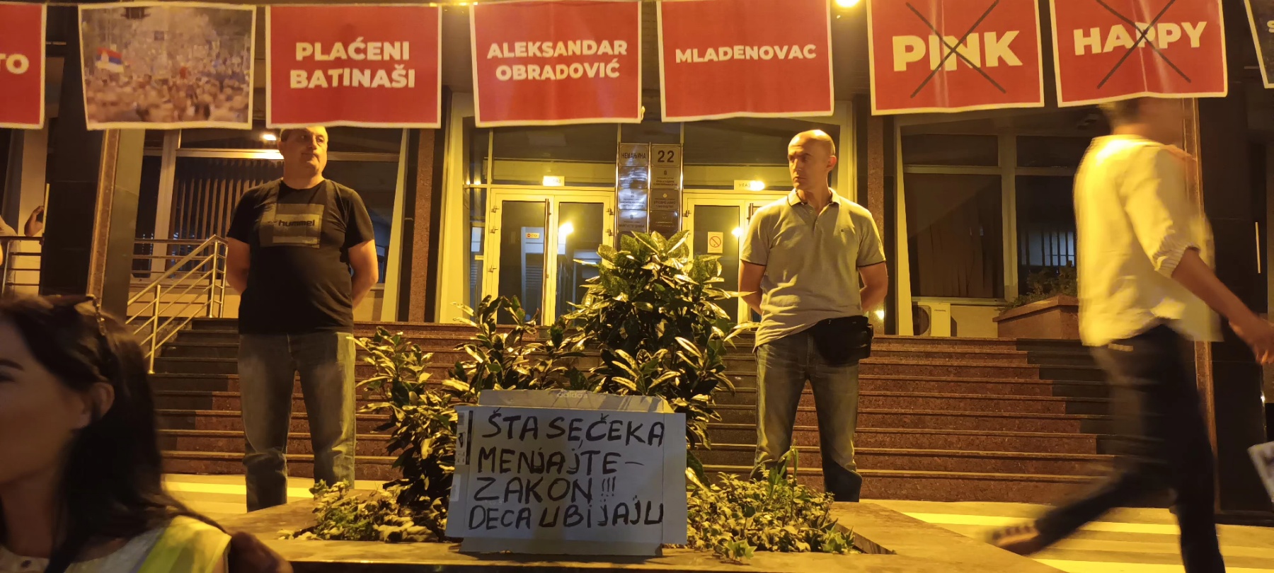 "Tužilaštvo je krpa kojom vlasti brišu svoja zlodela": Održan 13. protest "Srbija protiv nasilja" (FOTO; VIDEO) 3