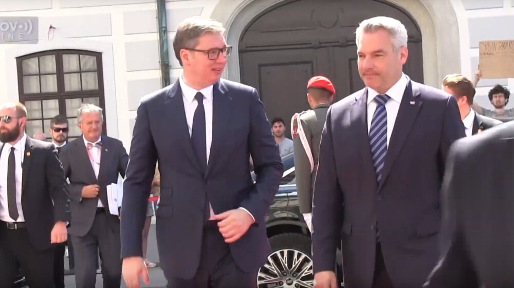 Nehamer priredio svečani doček za Vučića i Orbana 1